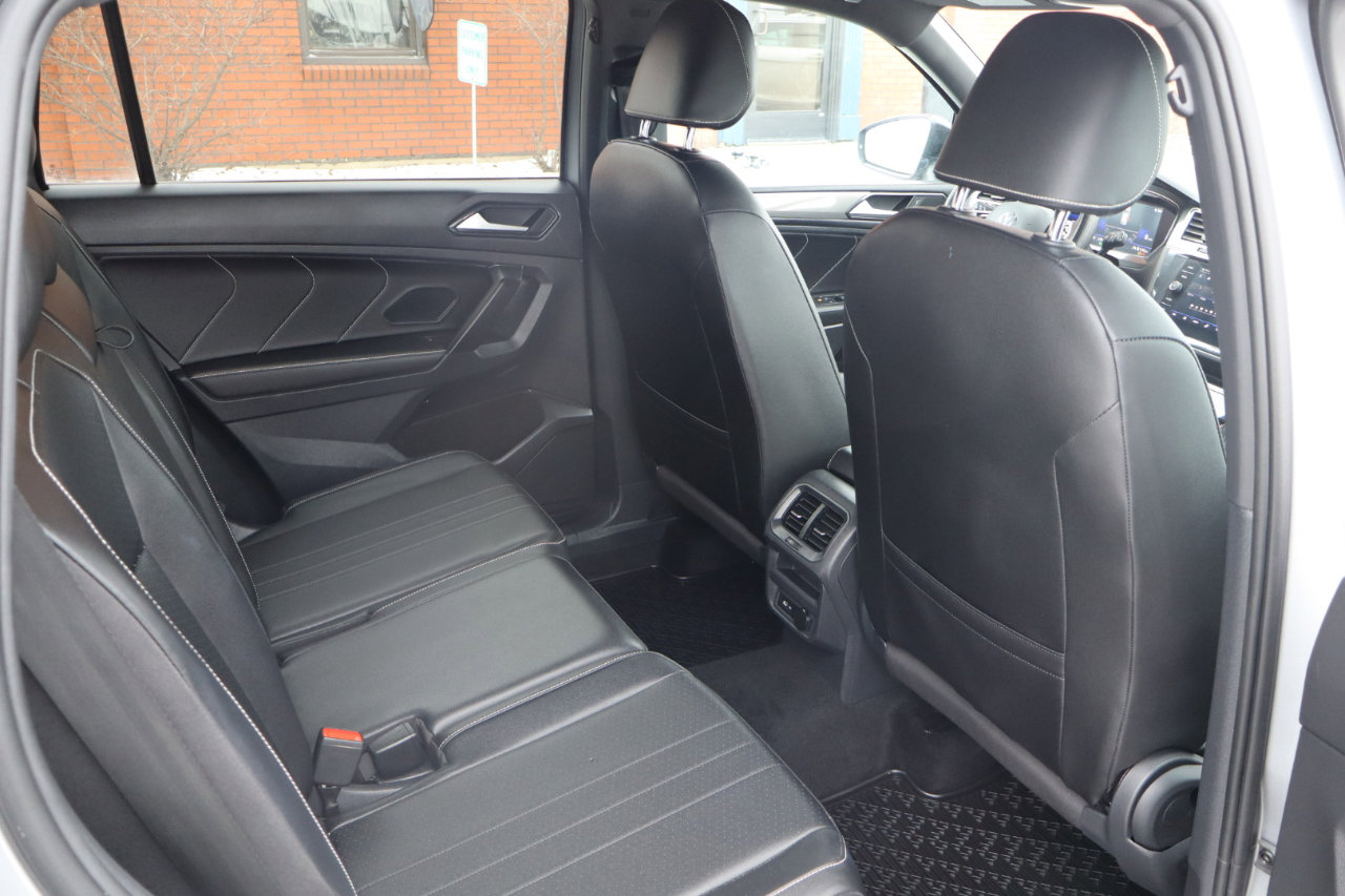 Used 2023 Volkswagen Tiguan SE R-Line image 23