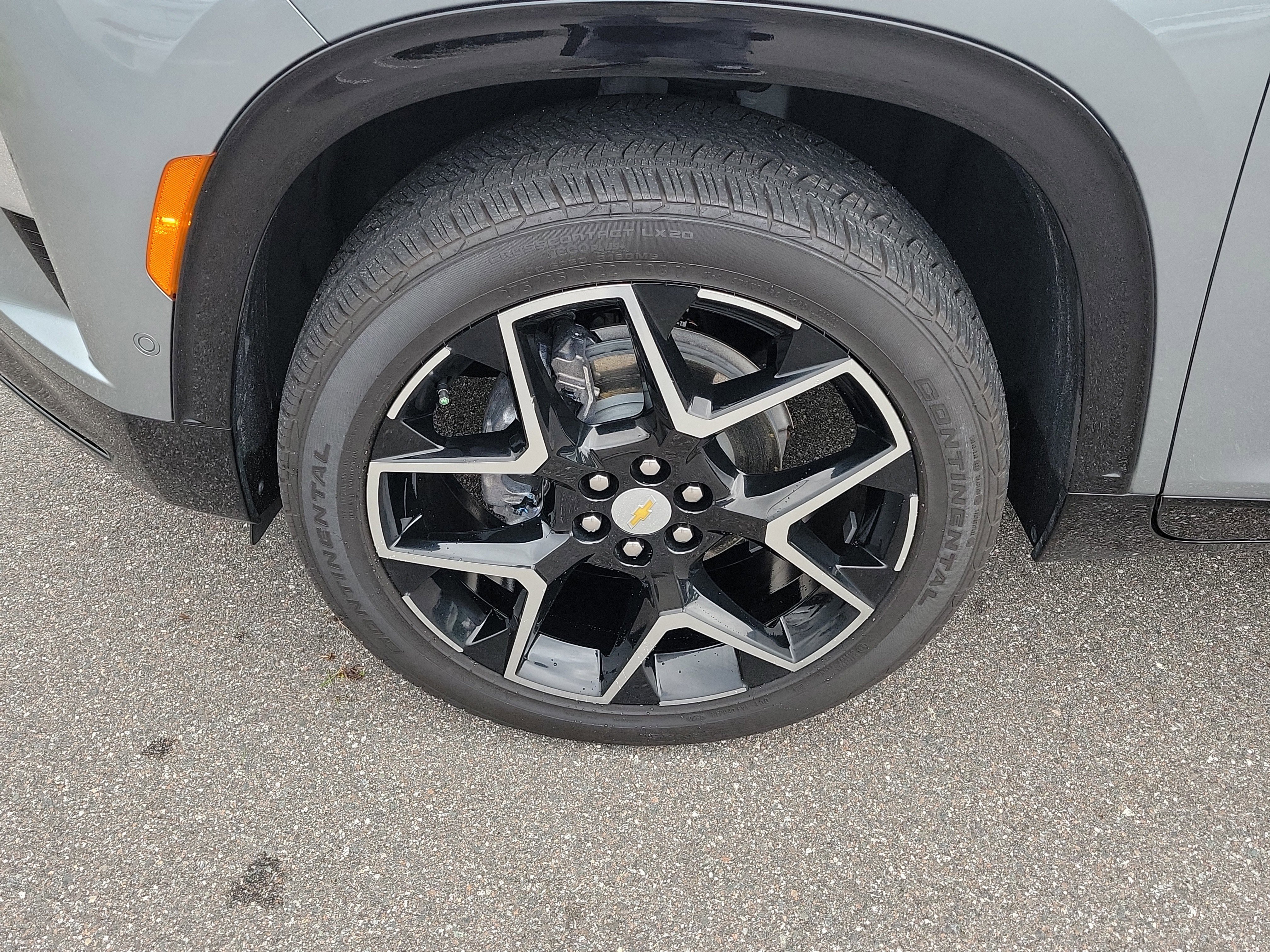 Used 2025 Chevrolet Traverse High Country FWD image 39