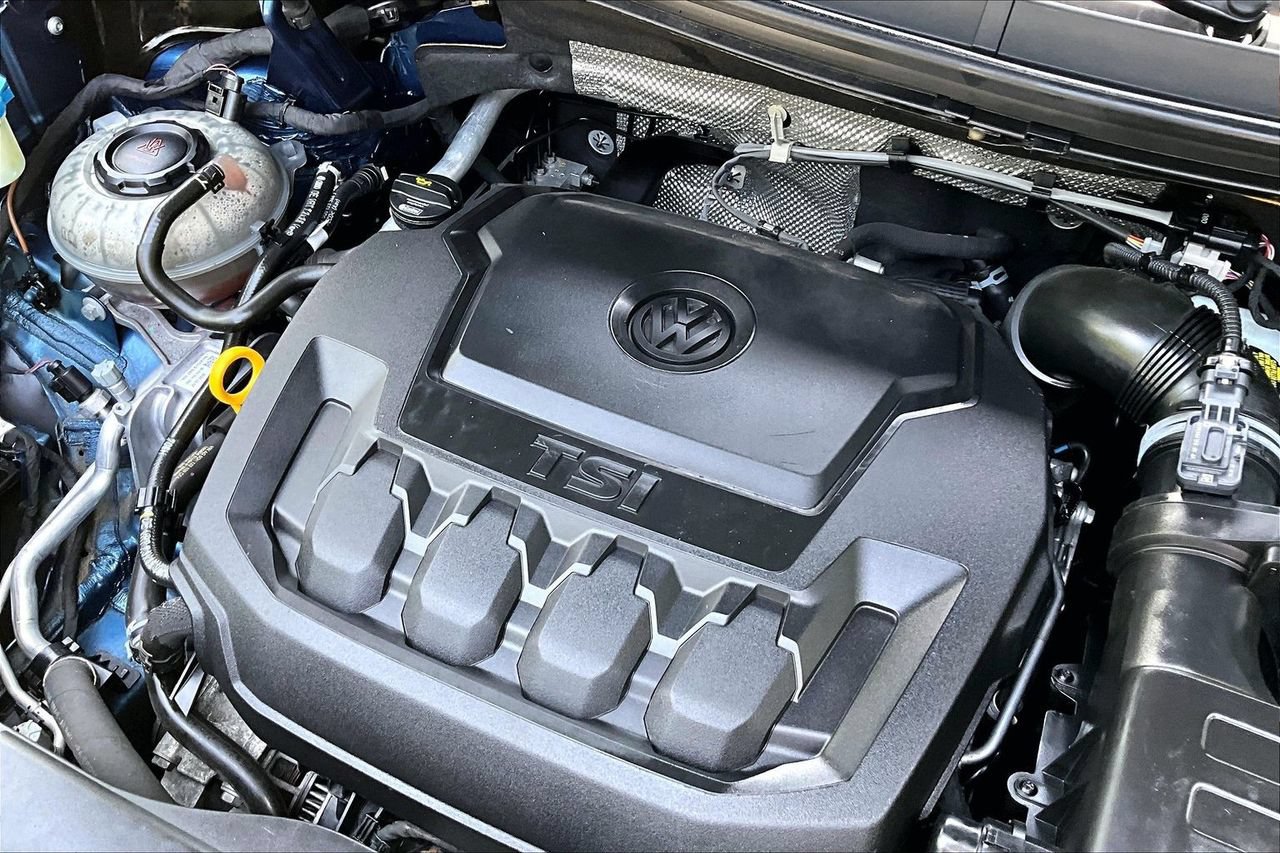 Used 2018 Volkswagen Tiguan SE FWD image 32