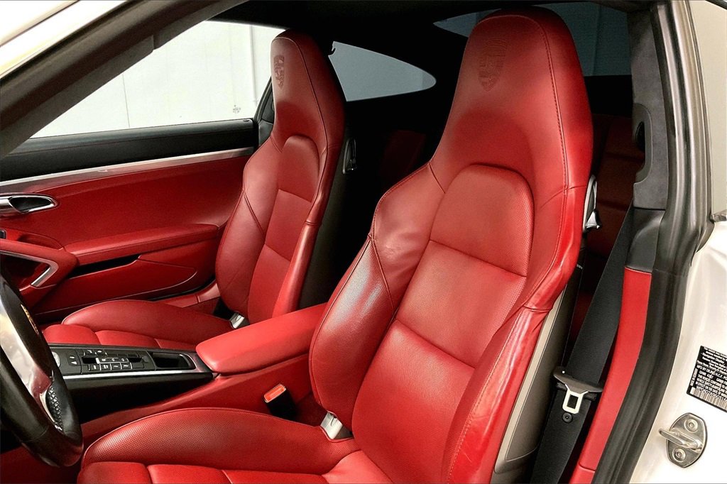 Used 2016 Porsche 911 Turbo image 8