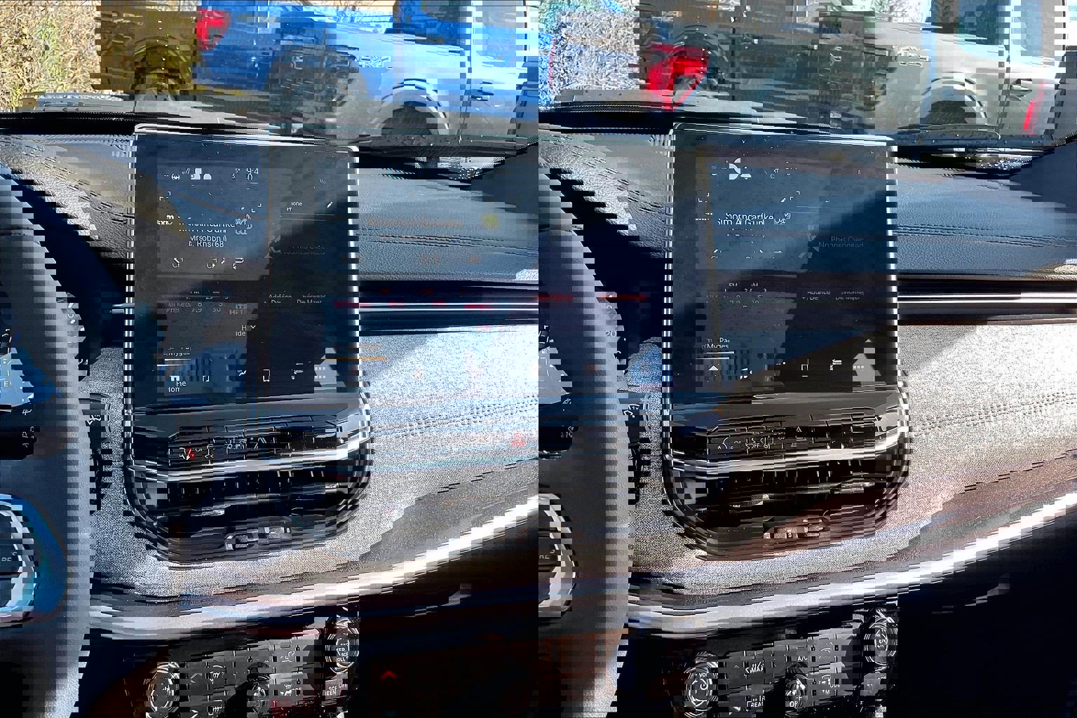 Used 2024 Jeep Compass Latitude w/ Sun and Sound Group image 34