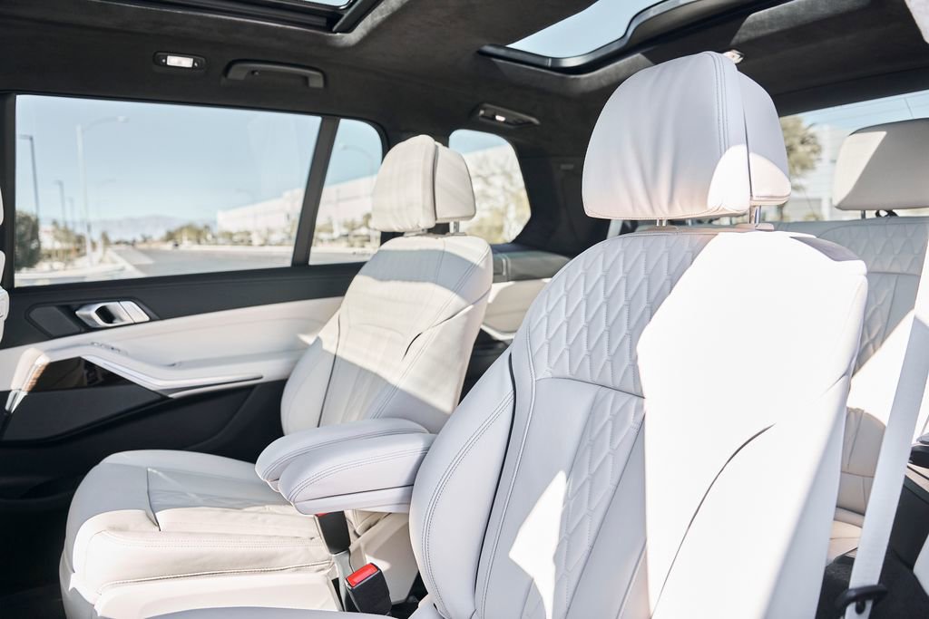 Used 2024 BMW X7 M60i w/ Executive Package AWD/4WD image 49