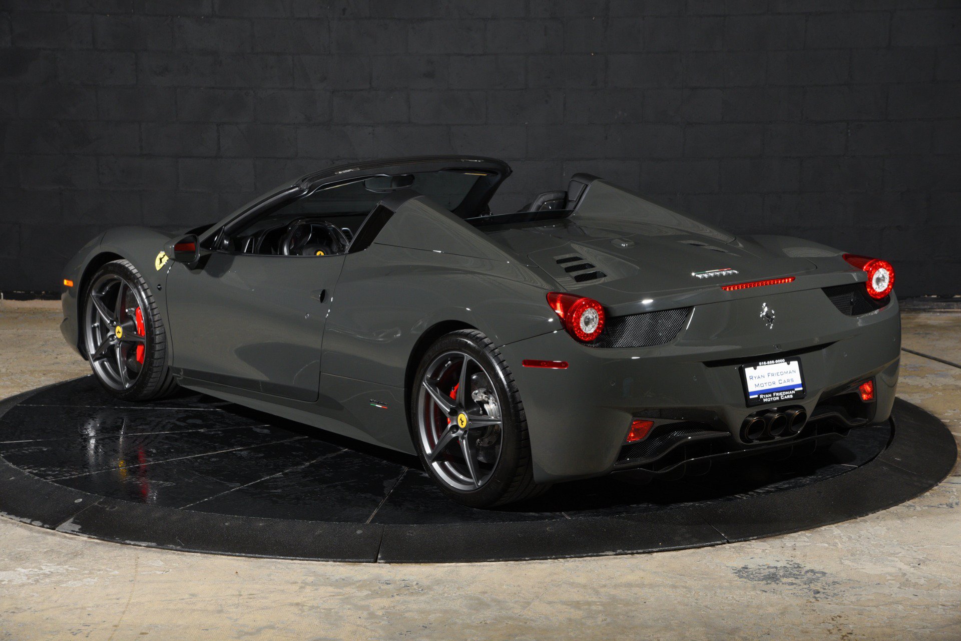 Used 2014 Ferrari 458 Spider RWD image 19