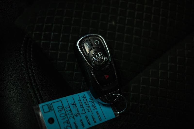 Used 2022 Buick Encore Preferred w/ Safety Package FWD image 21