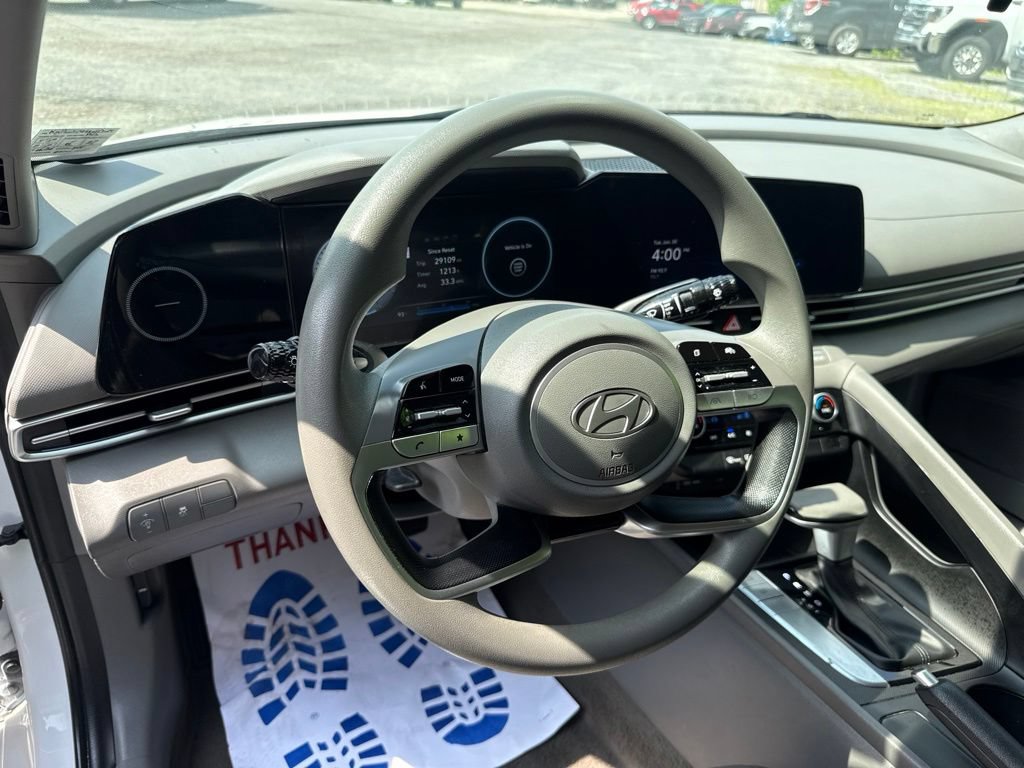 Used 2024 Hyundai Elantra SEL FWD image 15