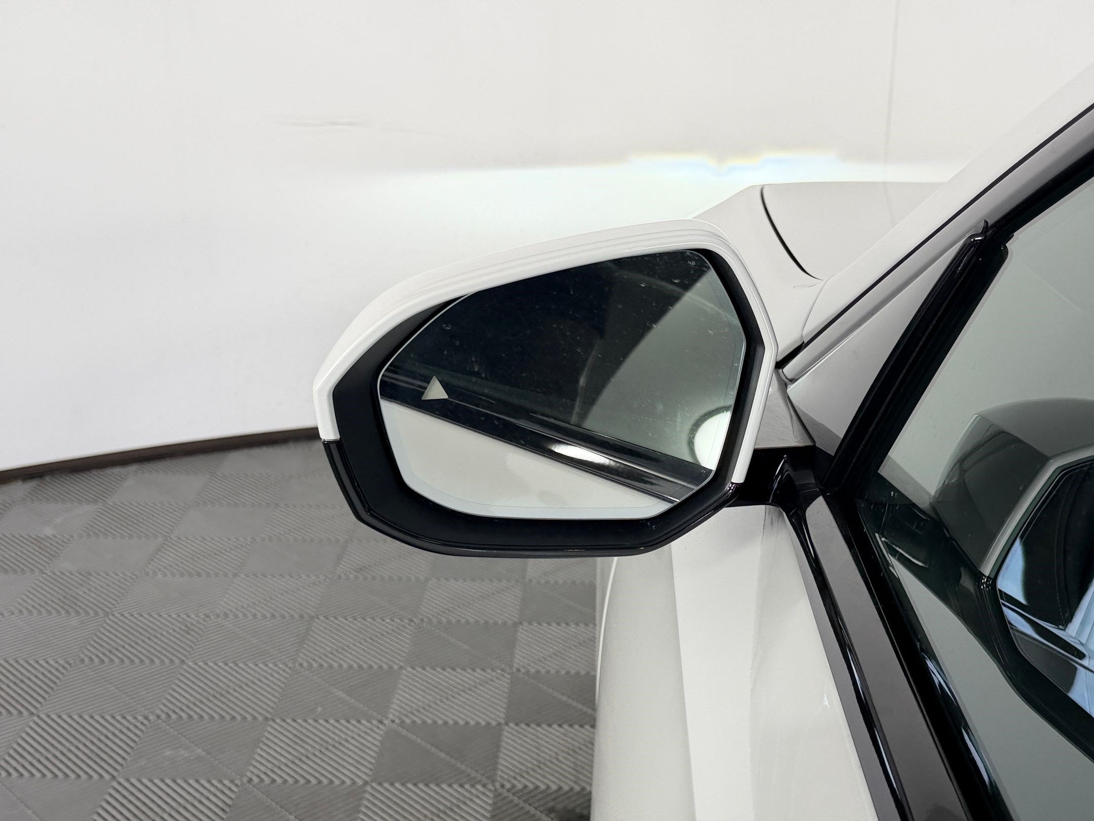 Used 2026 BMW i7 xDrive60 AWD/4WD image 23