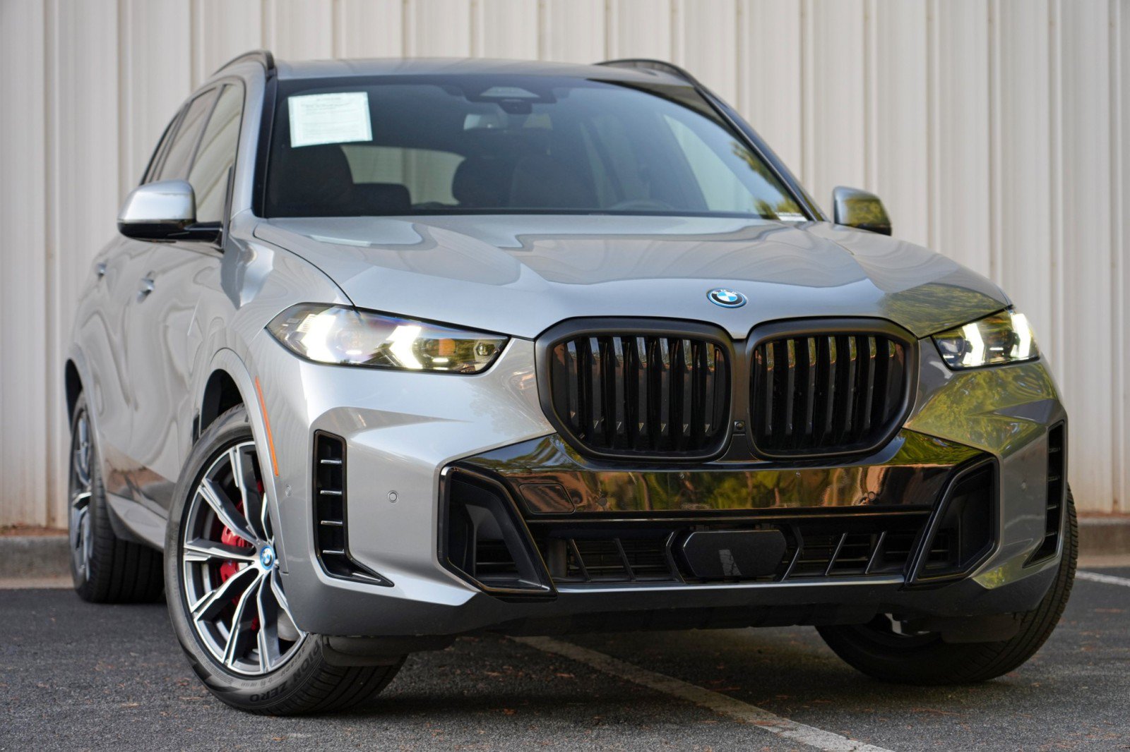Used 2024 BMW X5 xDrive50e w/ M Sport Package AWD/4WD image 4