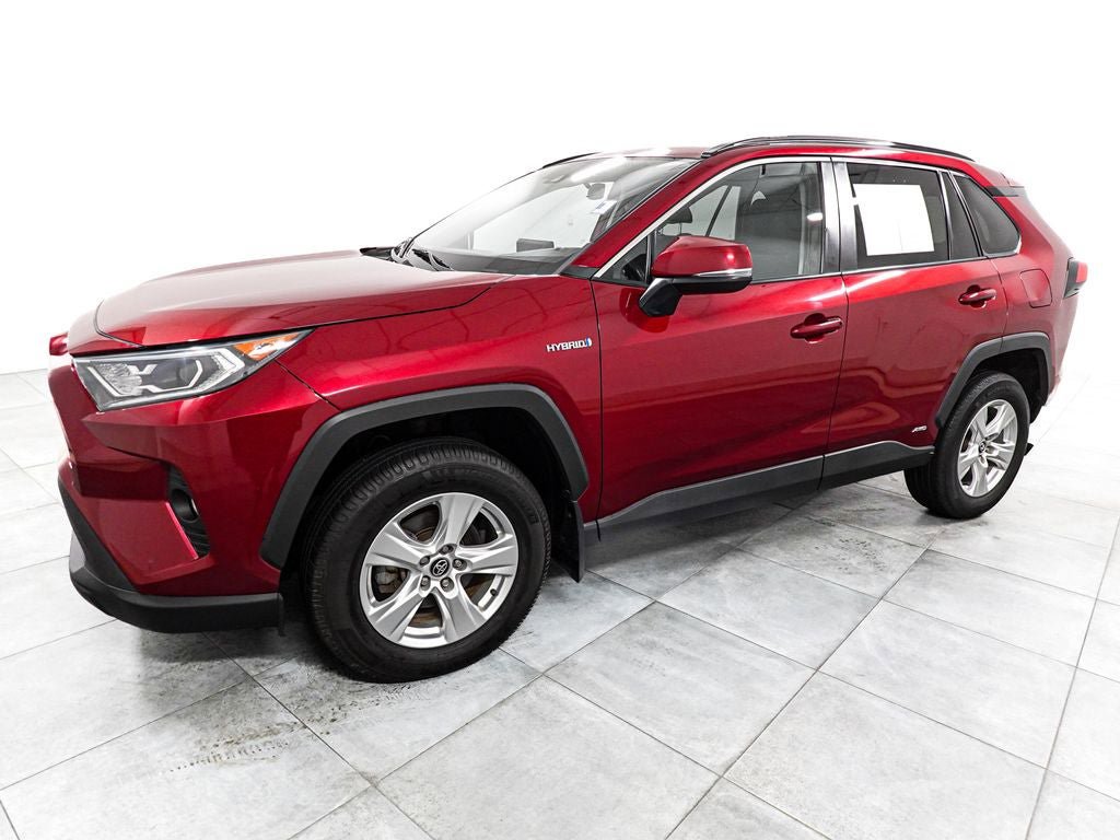 Used 2021 Toyota RAV4 XLE w/ Convenience Package AWD/4WD image 4
