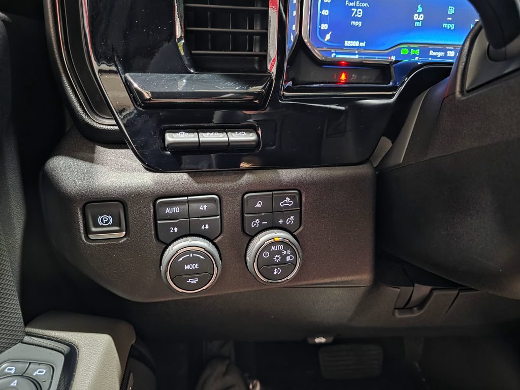 Certified 2024 Chevrolet Silverado 2500 ZR2 w/ Technology Package AWD/4WD image 29