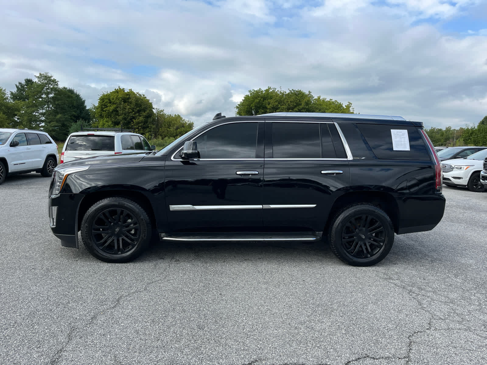 Used 2018 Cadillac Escalade 4WD image 6