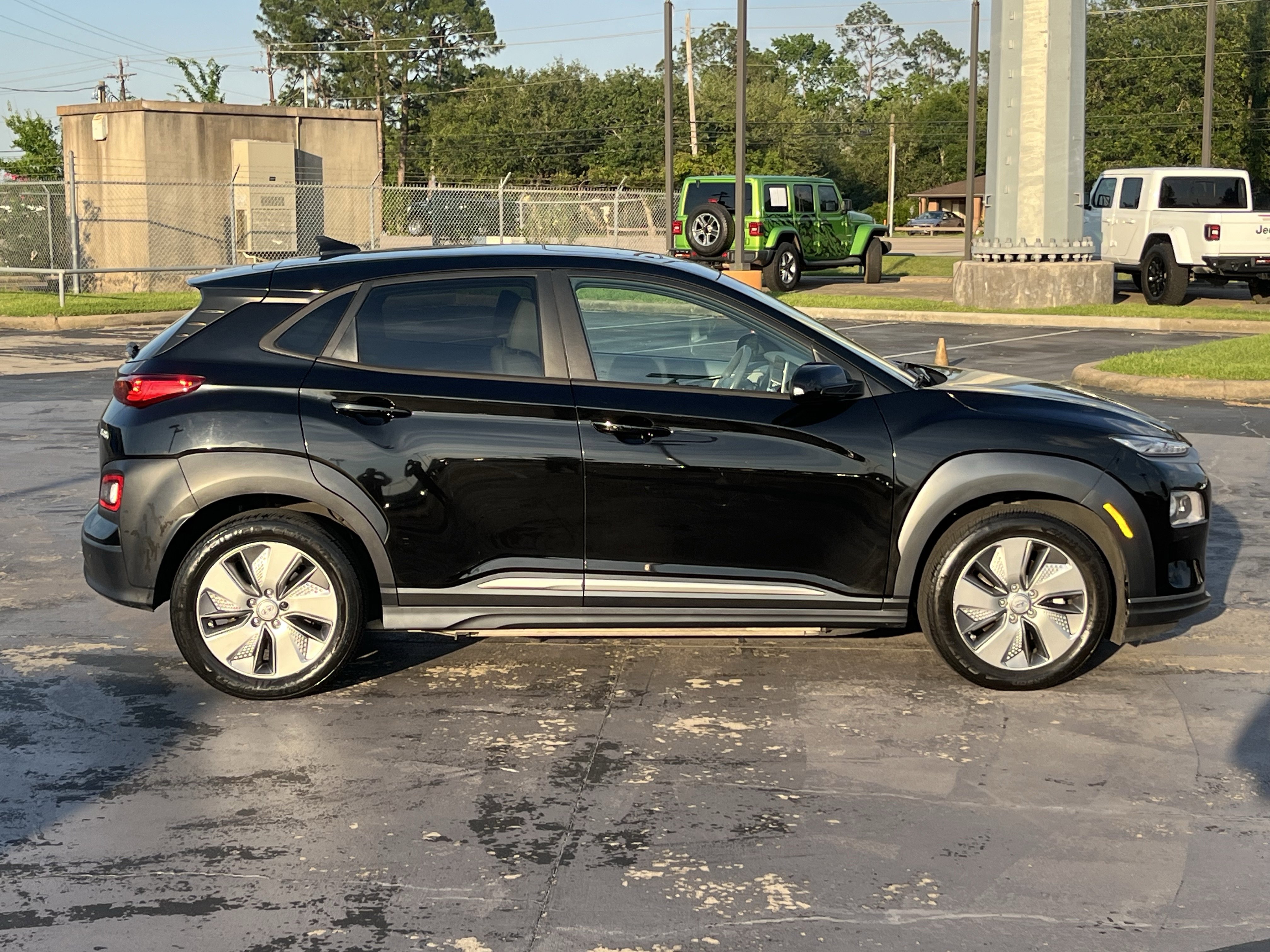 Used 2021 Hyundai Kona Ultimate w/ Cargo Package FWD image 10