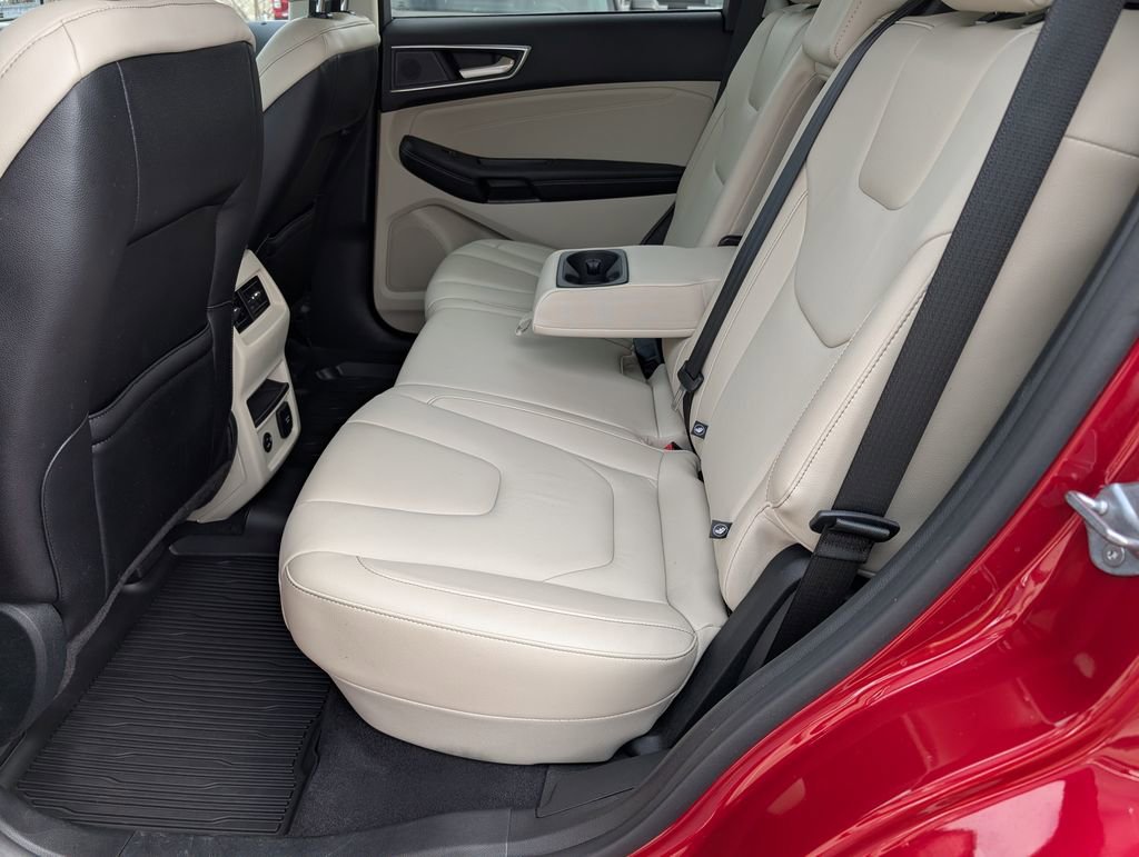 Used 2022 Ford Edge Titanium w/ Class II Trailer Tow Package image 11