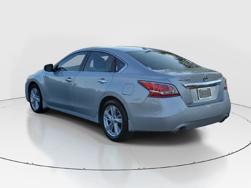 Used 2015 Nissan Altima 2.5 SV w/ Convenience Package FWD image 7