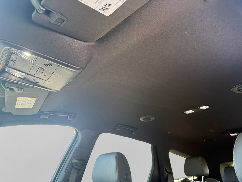 Used 2022 Buick Enclave Essence w/ LPO, Touring Package AWD/4WD image 14
