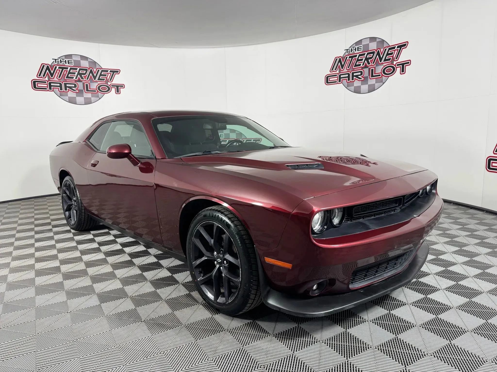 Used 2020 Dodge Challenger SXT w/ Blacktop Package RWD image 9