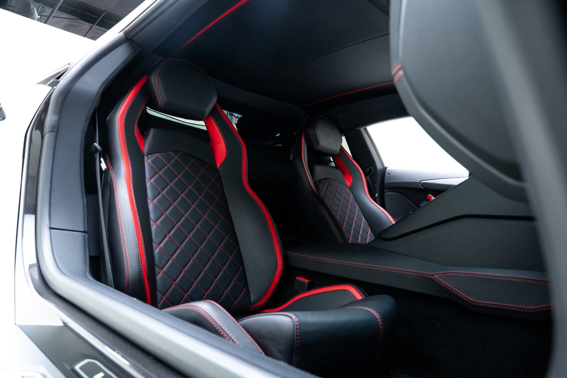 Used 2017 Lamborghini Aventador S image 16