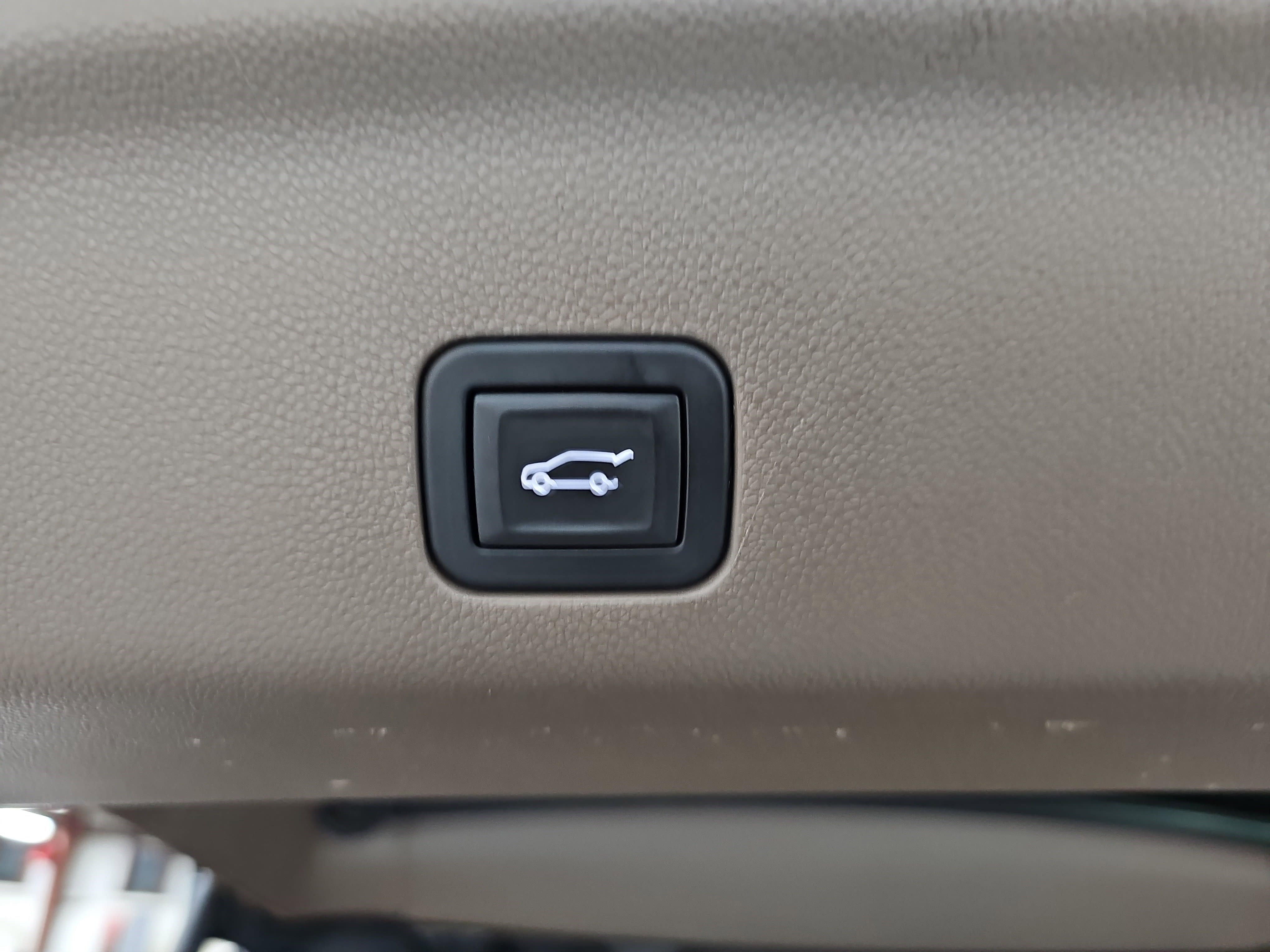 Used 2024 GMC Yukon Denali w/ Advanced Technology Package image 13