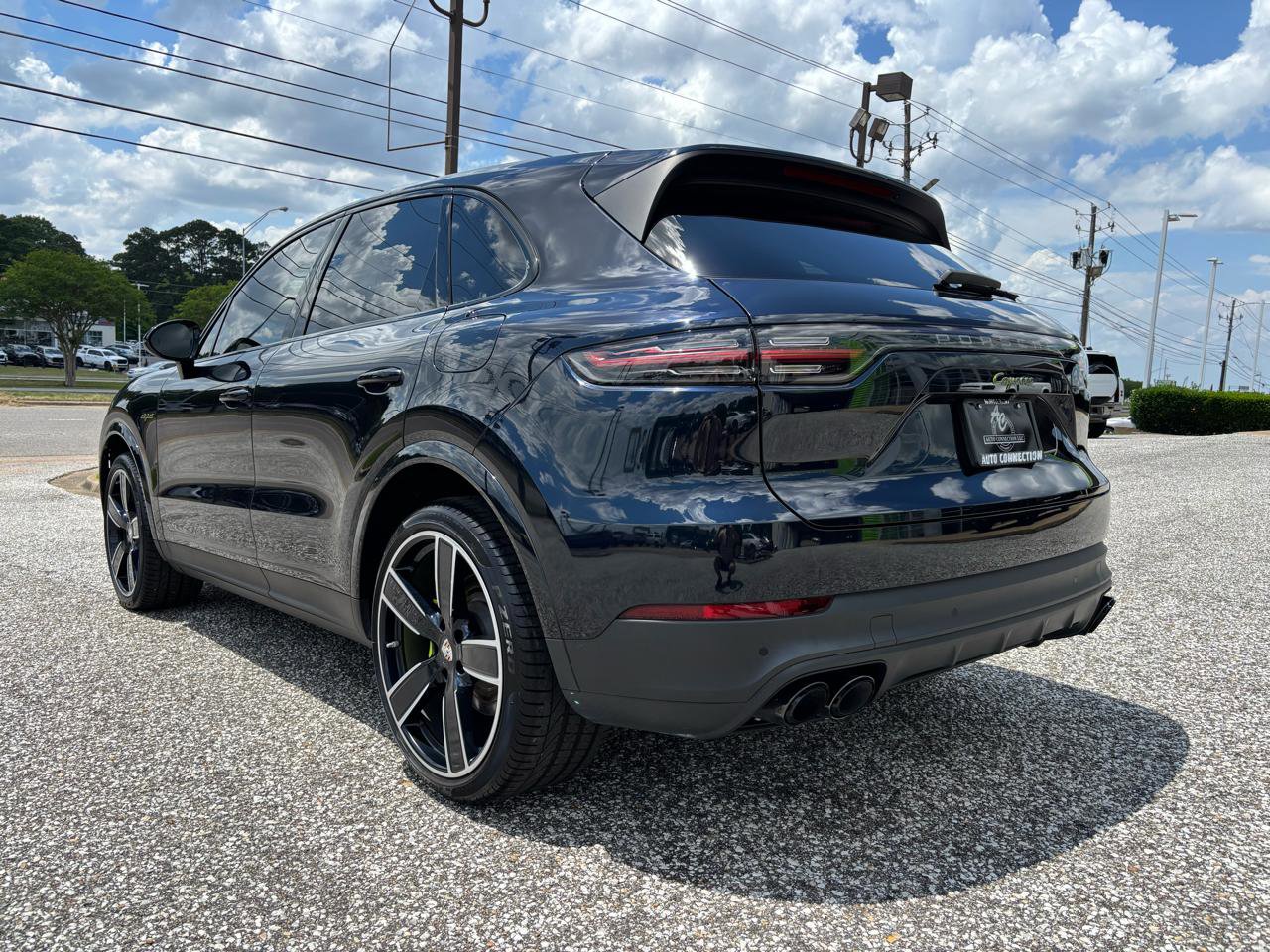 Used 2022 Porsche Cayenne Platinum Edition AWD/4WD image 5