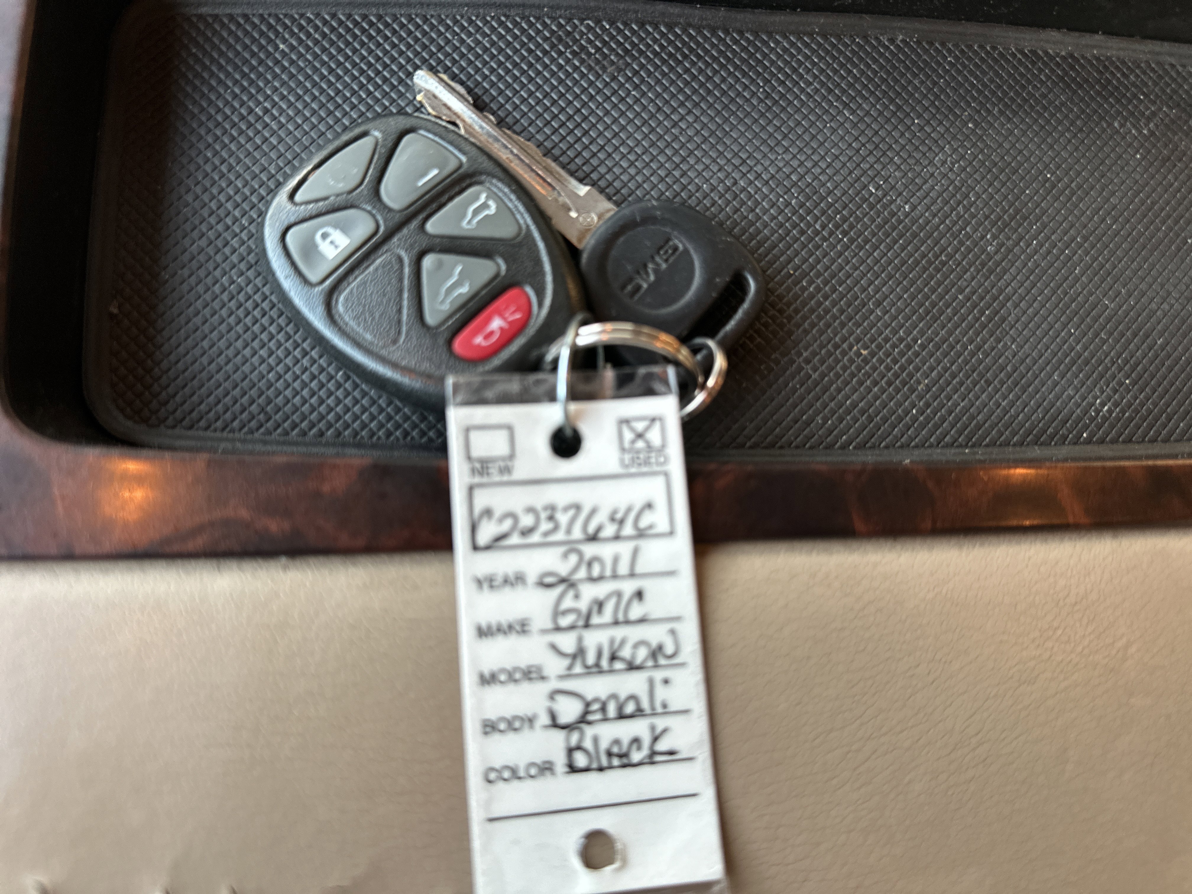 Used 2007 GMC Yukon Denali image 36