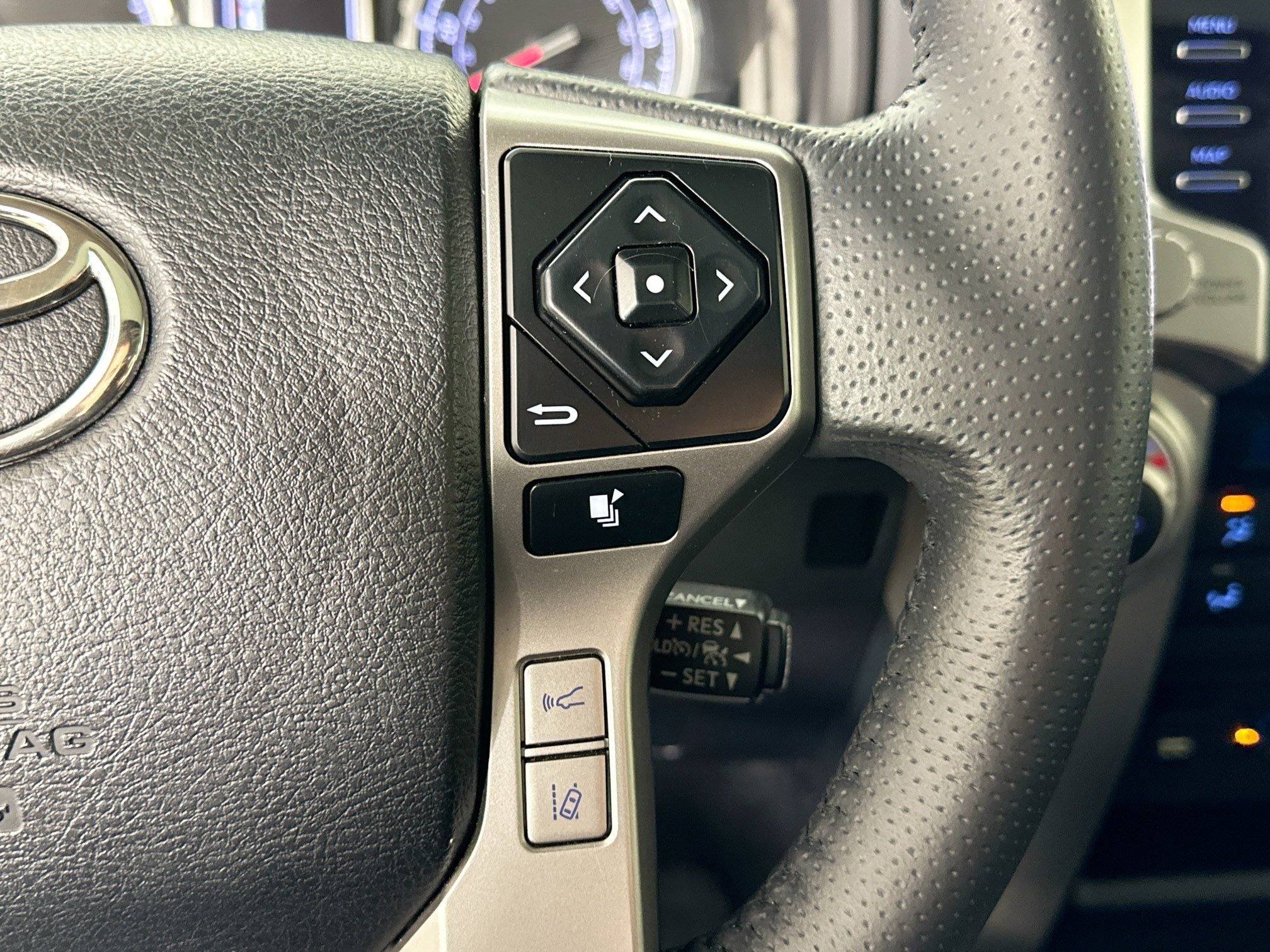 Used 2022 Toyota 4Runner Limited RWD image 14