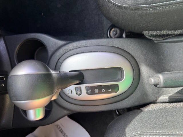 Used 2017 Nissan Versa Note SV image 40