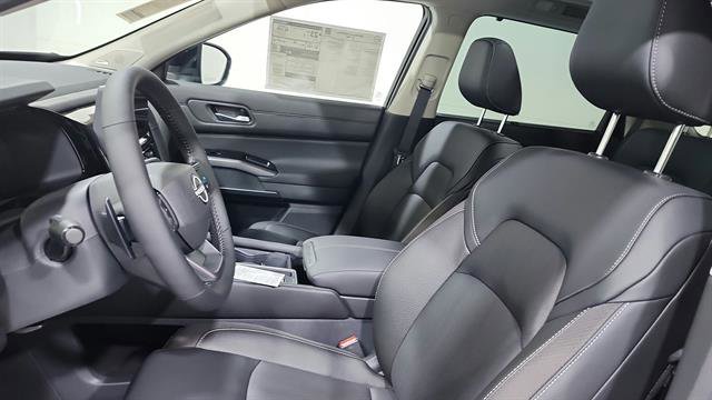 New 2026 Nissan Pathfinder SL w/ SL Premium Package FWD image 15