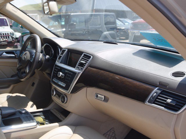 Used 2015 Mercedes-Benz GL 450 4MATIC image 39