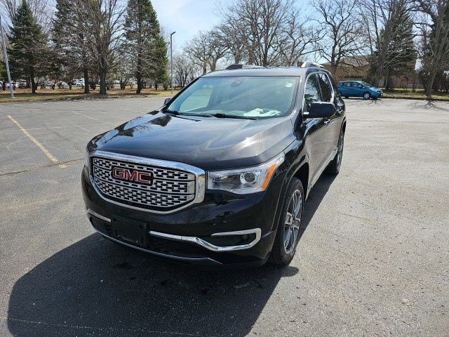 Used 2017 GMC Acadia Denali w/ Technology Package image 2