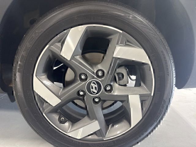 Certified 2026 Hyundai Venue SEL FWD image 9