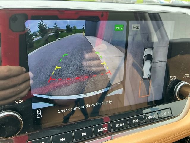Used 2023 Nissan Rogue Platinum AWD/4WD image 24