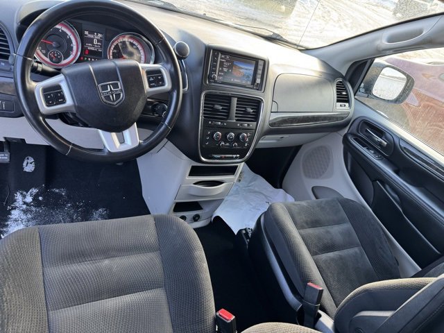 Used 2019 Dodge Grand Caravan SE w/ Rear Park Assist Package image 2