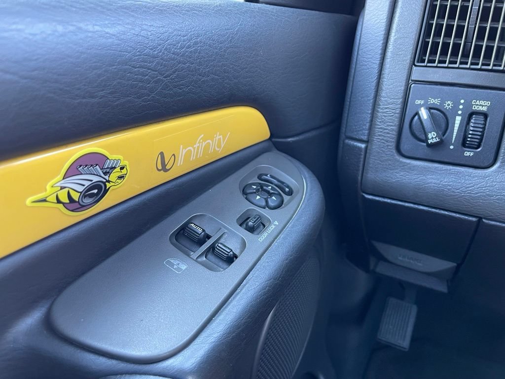 Used 2005 Dodge Ram 1500 Truck SLT w/ Rumblebee Group AWD/4WD image 8