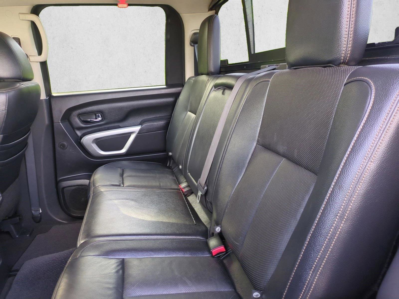 Used 2018 Nissan Titan SL AWD/4WD image 18