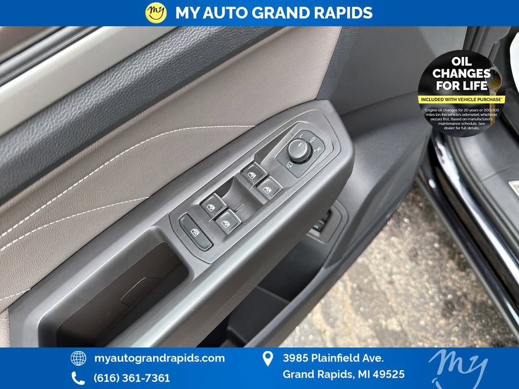 Used 2022 Volkswagen Atlas Cross Sport SEL Premium R-Line AWD/4WD image 11