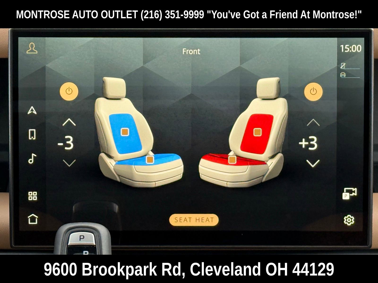 New 2026 Land Rover Defender 130 X-Dynamic SE image 25