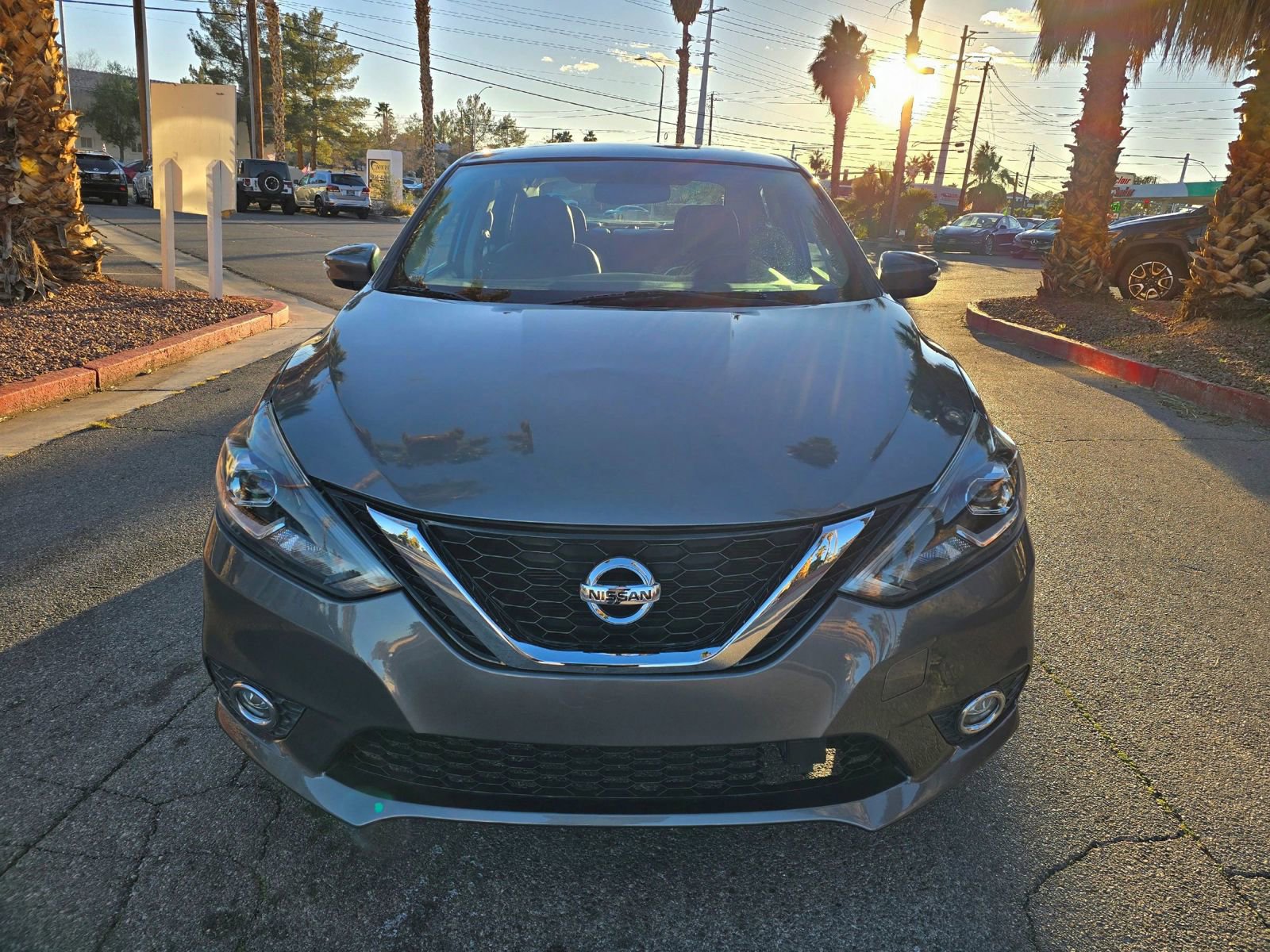 Used 2019 Nissan Sentra SR w/ Premium Package (SR) image 2