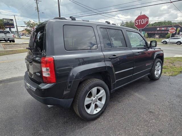 Used 2011 Jeep Patriot Latitude AWD/4WD image 4