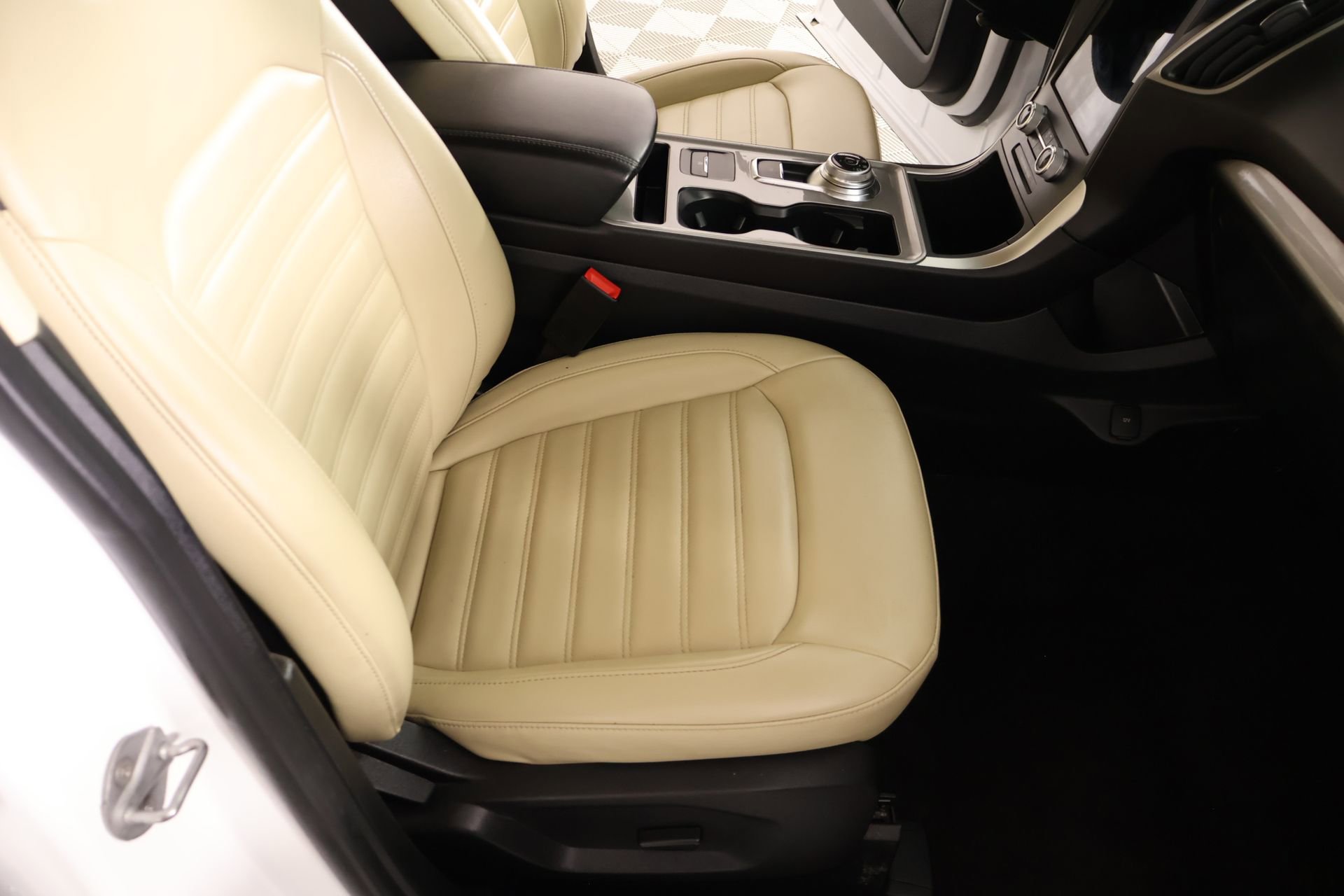 Used 2024 Ford Edge SEL AWD/4WD image 13