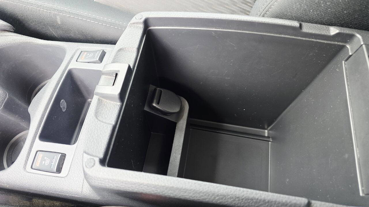 Used 2017 Nissan Rogue S image 20