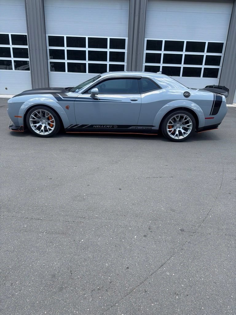 Used 2022 Dodge Challenger SRT Hellcat RWD image 6
