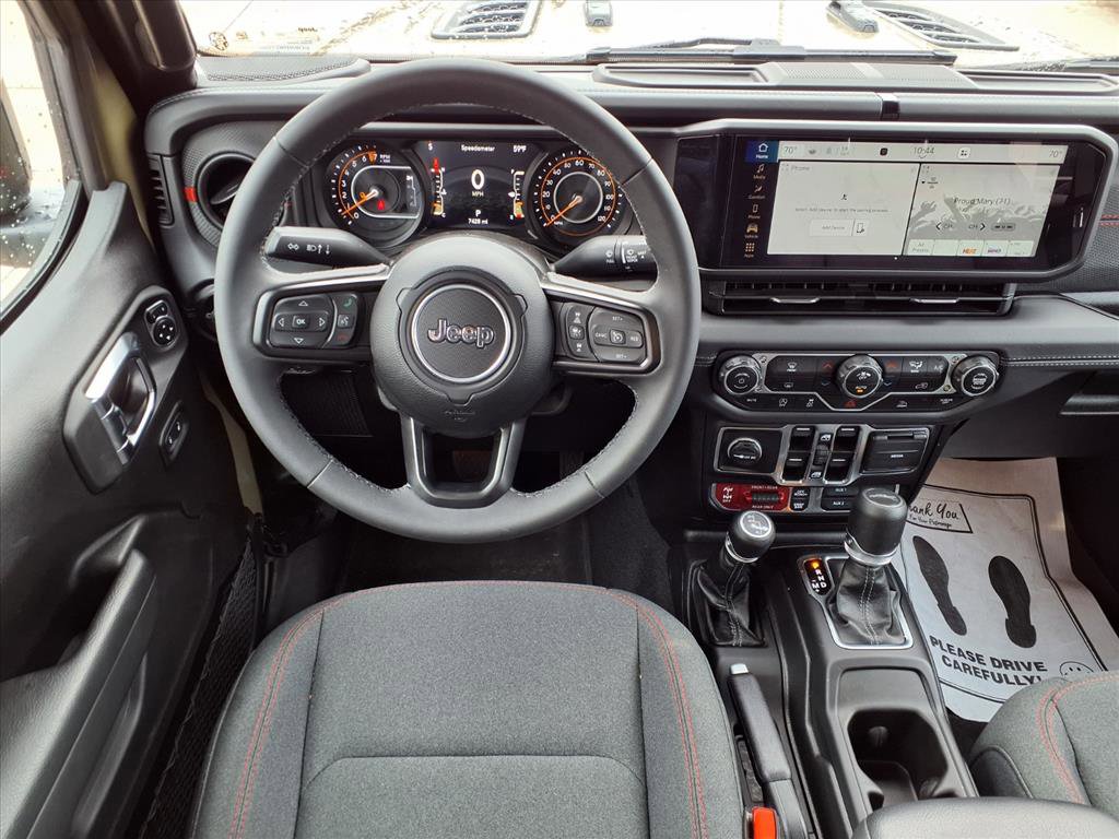 Used 2025 Jeep Gladiator Rubicon AWD/4WD image 3