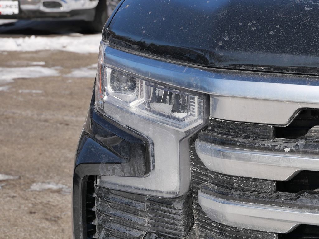 Used 2025 Chevrolet Silverado 1500 High Country image 3