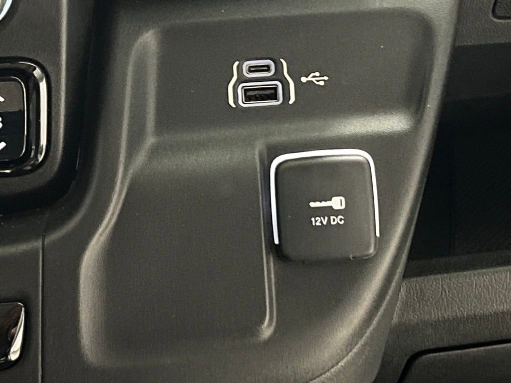 Used 2024 RAM ProMaster 3500 w/ Delivery Van Package image 26