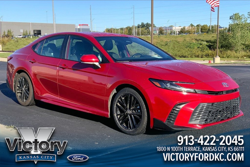 Used 2025 Toyota Camry SE