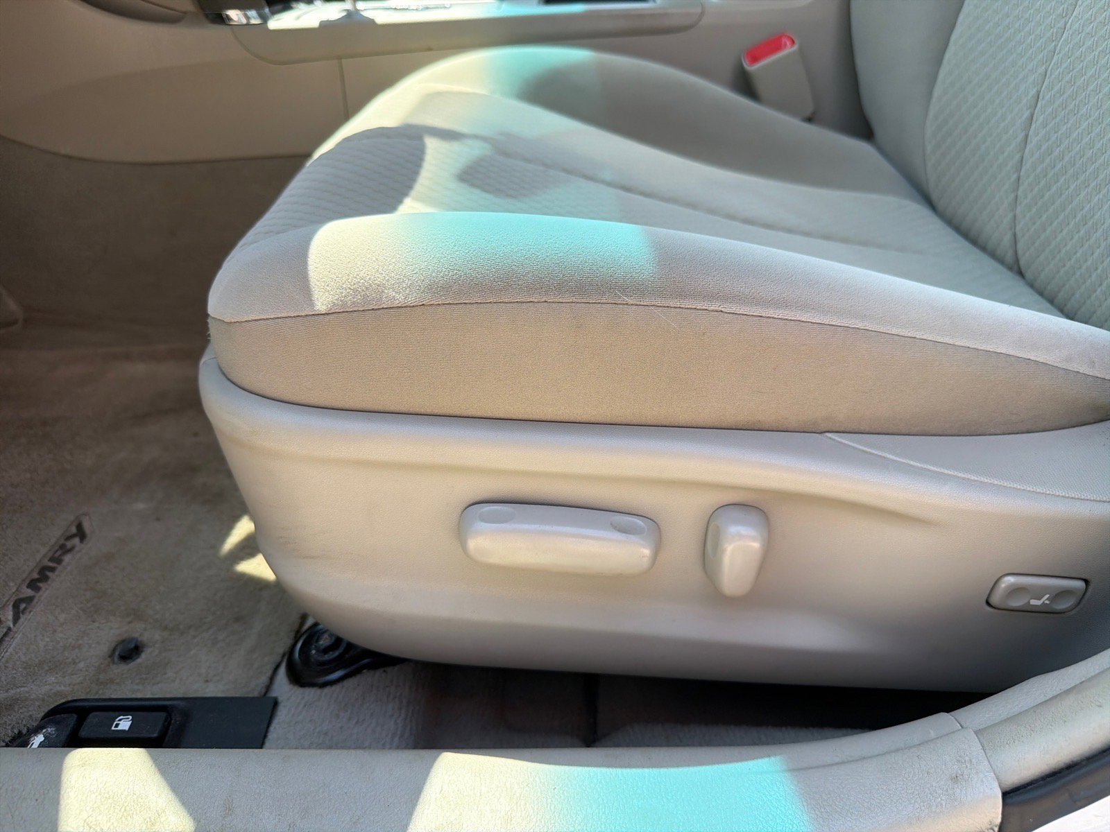 Used 2009 Toyota Camry LE FWD image 12