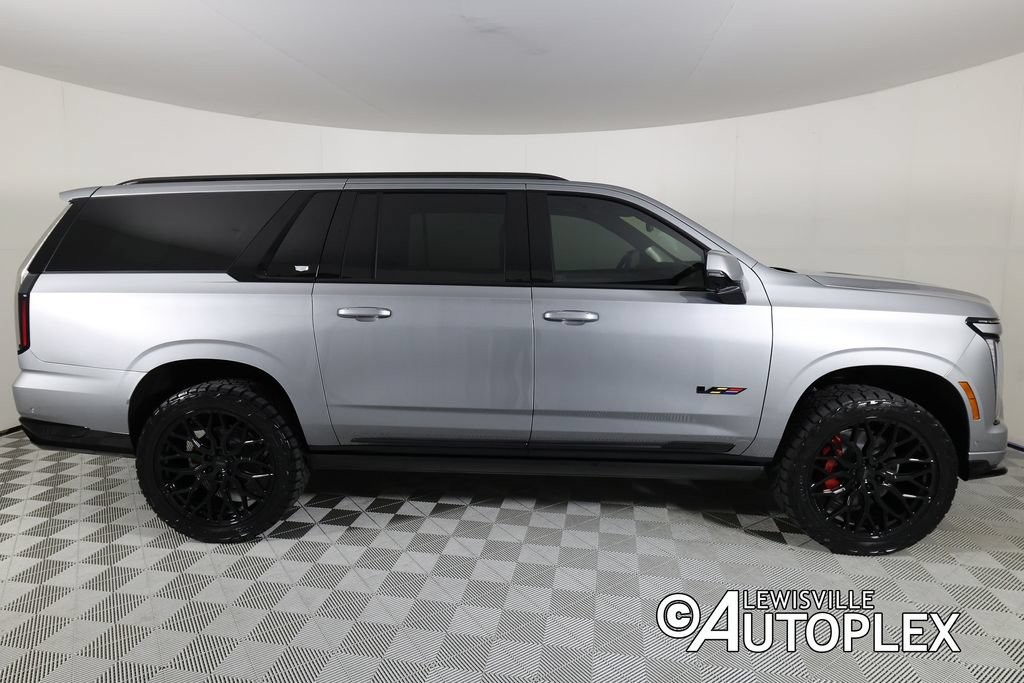 Used 2026 Cadillac Escalade ESV V w/ LPO, ONYX Package AWD/4WD image 4