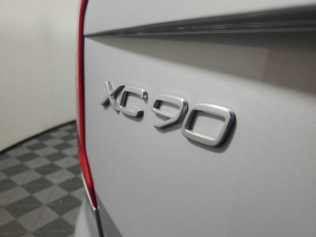 Certified 2025 Volvo XC90 B5 Core w/ Protection Package AWD/4WD image 7