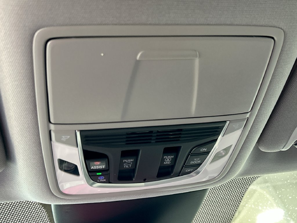 Used 2023 Acura MDX w/ Technology Package FWD image 18