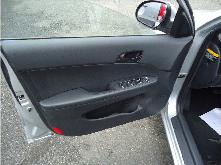 Used 2010 Hyundai Elantra GLS image 10