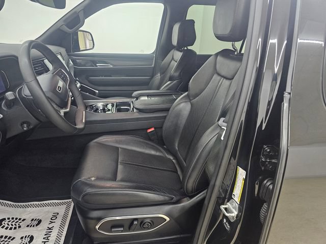 Used 2024 Jeep Wagoneer Series II AWD/4WD image 2